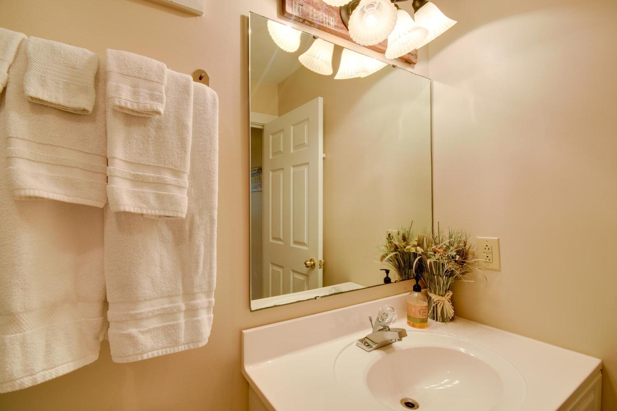 Ocean Isle Apartment With Balcony, 1 Mi To Beach! Ocean Isle Beach Exterior foto